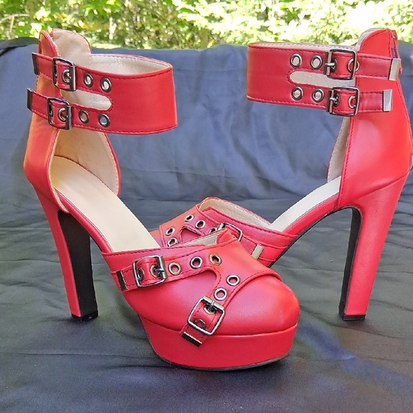 Jinpin Red Platform Buckle Shoes - Picture 1 of 12